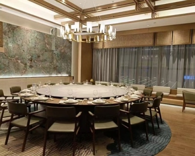 實木餐桌：在木紋深處收藏生活的溫度