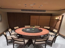 會(huì)所餐桌：高端社交空間的核心陳設(shè)與體驗(yàn)載體