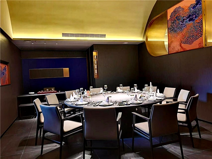 實(shí)木電動(dòng)餐桌