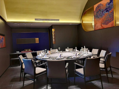 實(shí)木電動(dòng)餐桌