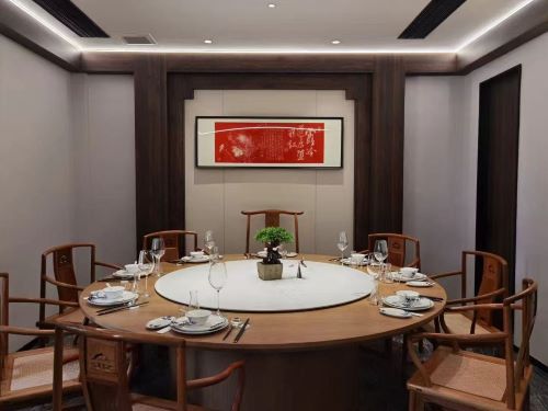 企迪家具：會(huì)所餐桌的品質(zhì)之選，匠心之作