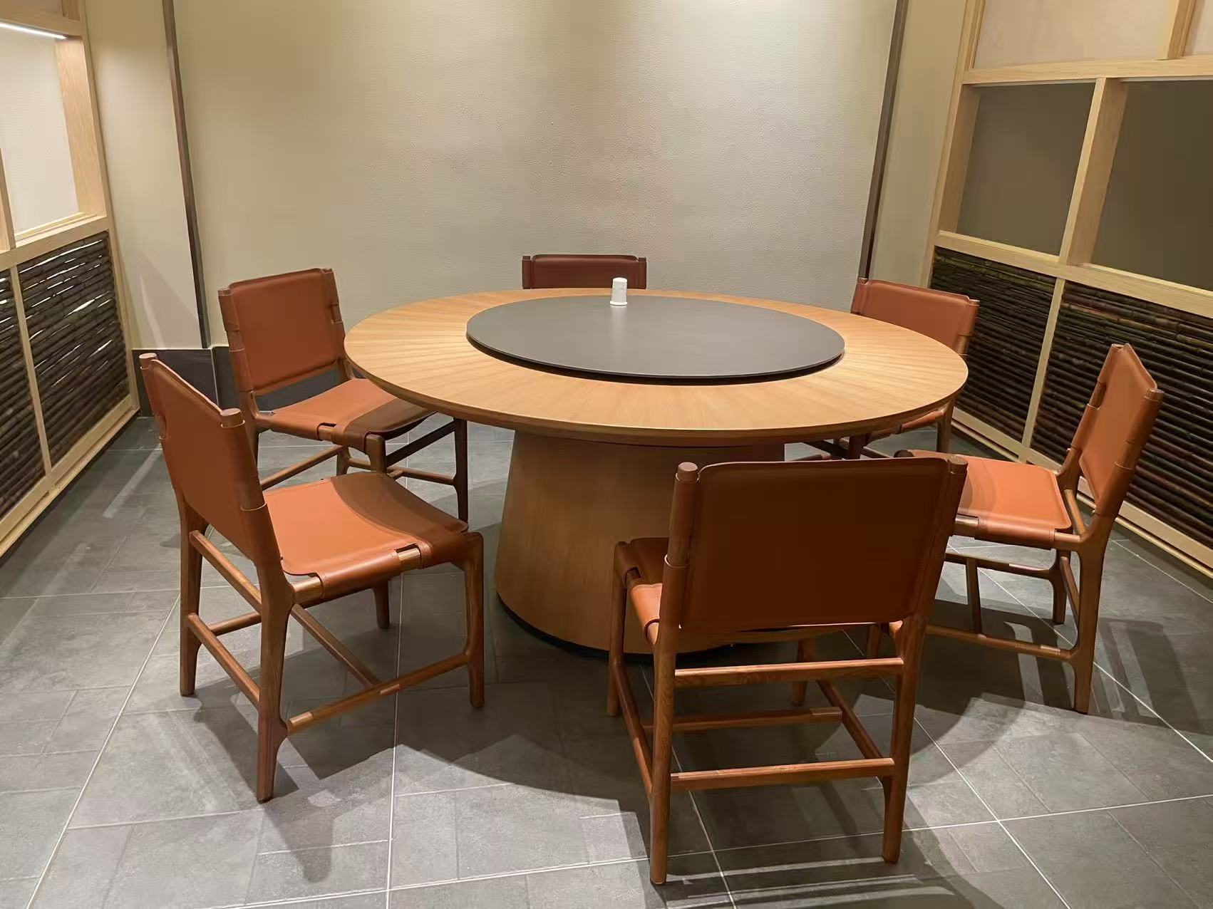 實(shí)木餐飲家具：打造餐飲空間質(zhì)感與溫度的核心載體