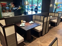 餐廳餐柜家具的材質(zhì)特性、應(yīng)用場景及選購養(yǎng)護(hù)要點(diǎn)解析